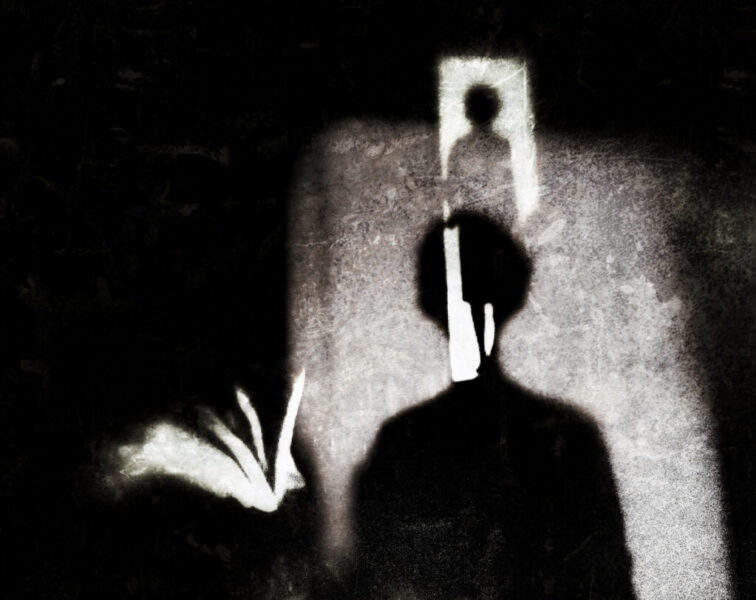 Asombrado en el quicio